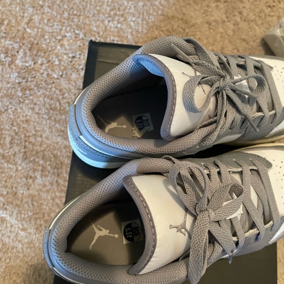 Authentic Air Jordan’s low lace Nike 6.5Y fits 7.5/8 wolf gray shoes $189.00 - Picture 8 of 10
